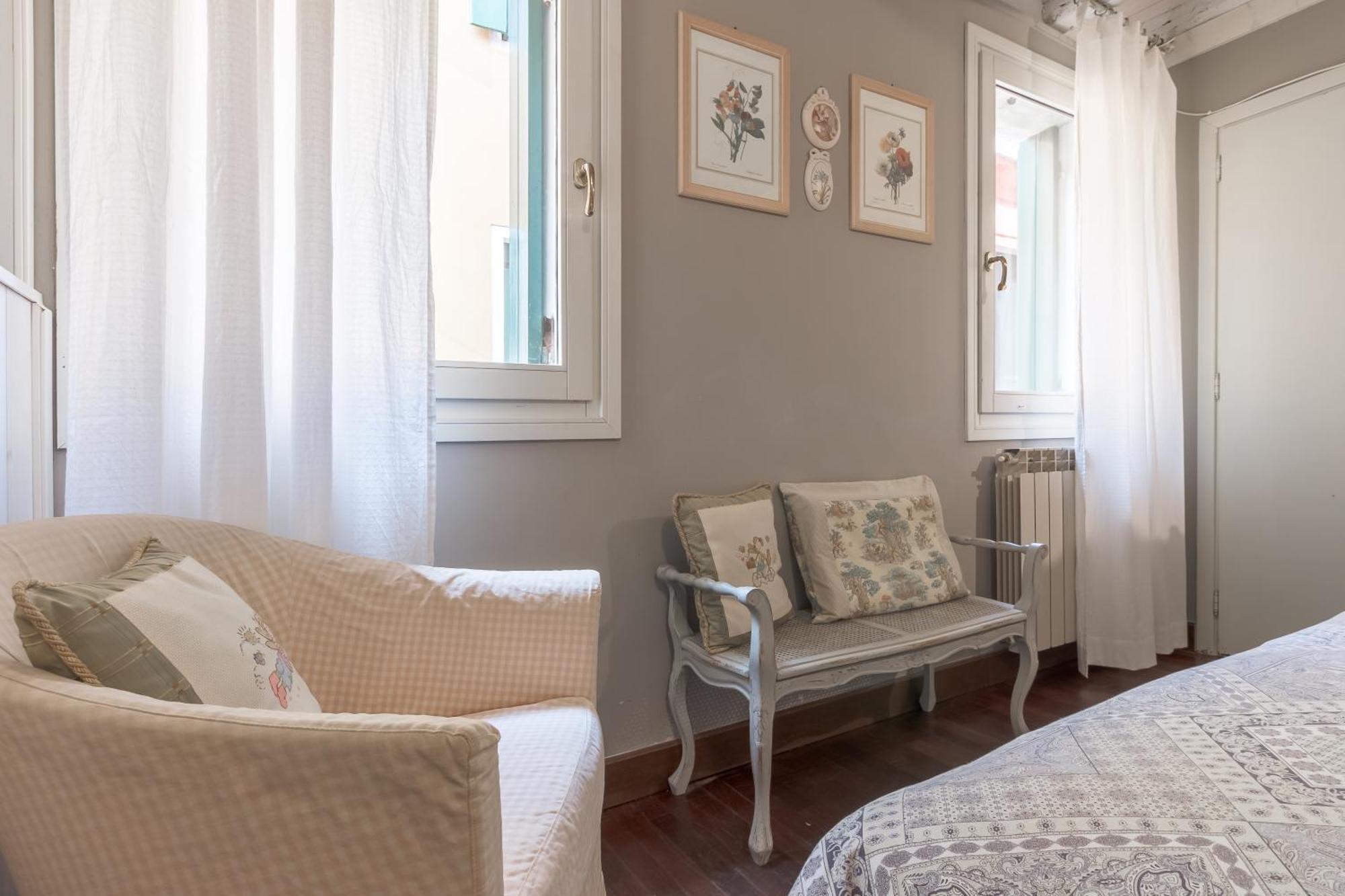 Falier Piccolo 10 Min From Train And Bus Station Apartment